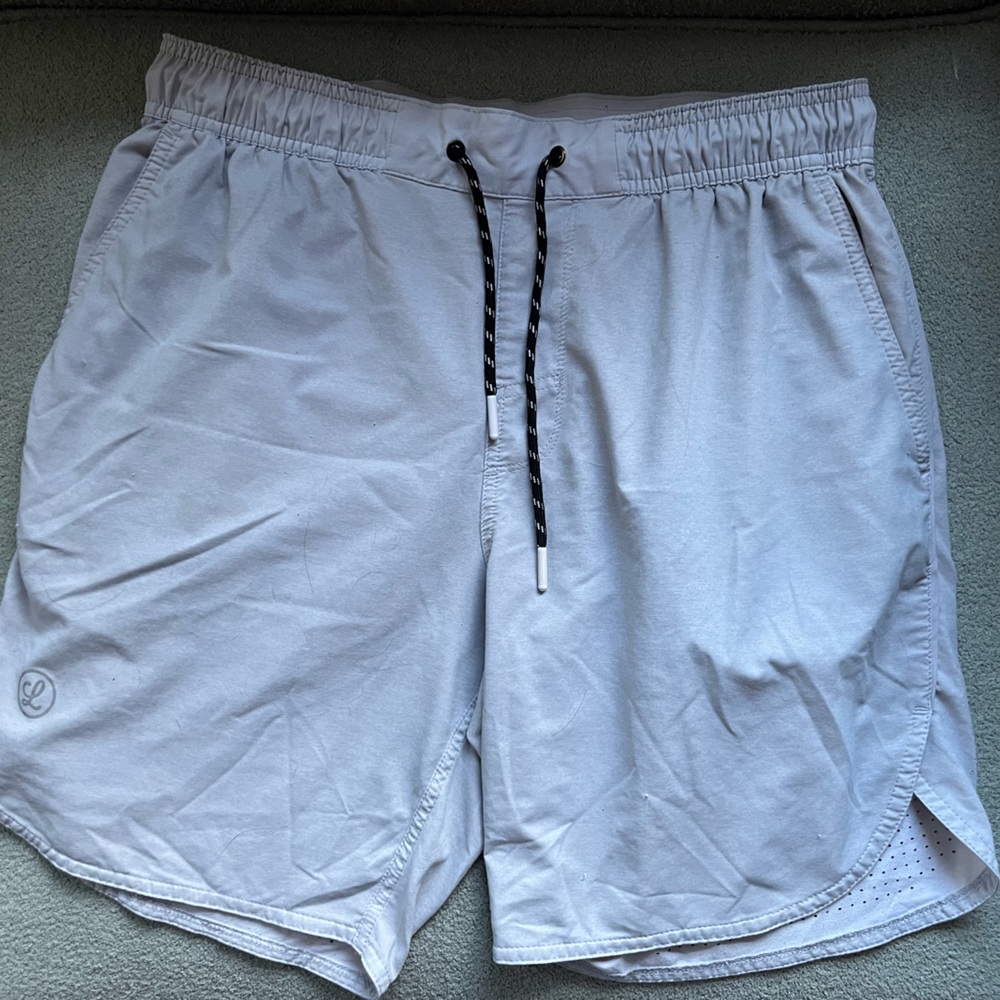 Legends men’s shorts, light gray, 7”